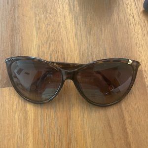 Michael Kors sunglasses gold plating missing on top right